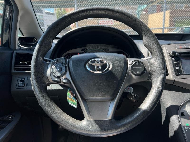 Toyota Venza LE I4 AWD 2013