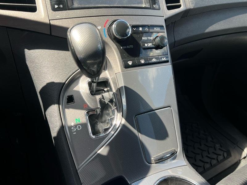 Toyota Venza LE I4 AWD 2013