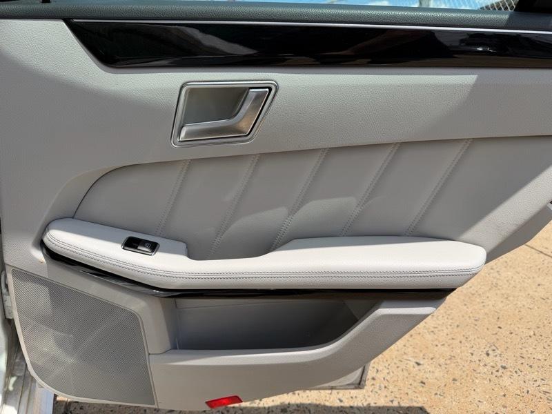 Mercedes-Benz E-Class E550 Sedan 4MATIC 2014