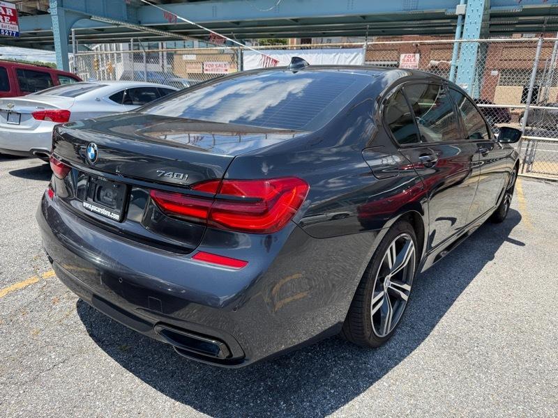 BMW 7-Series 740i 2019