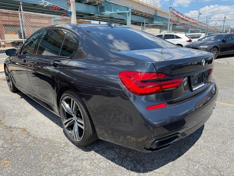 BMW 7-Series 740i 2019