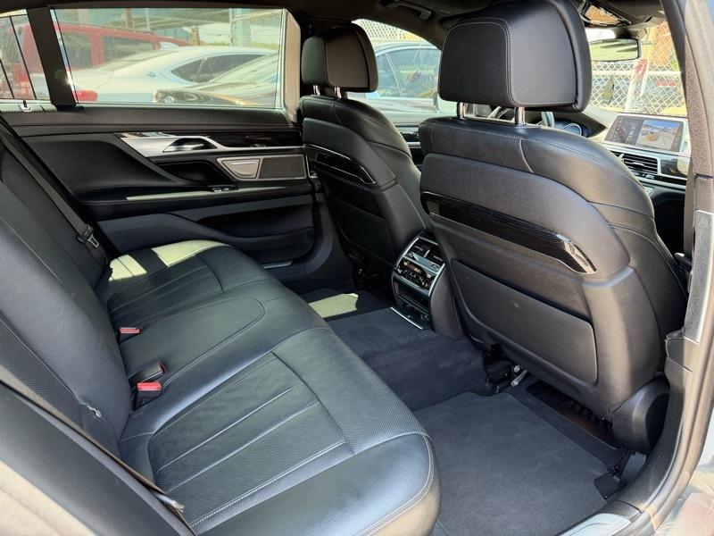 BMW 7-Series 740i 2019