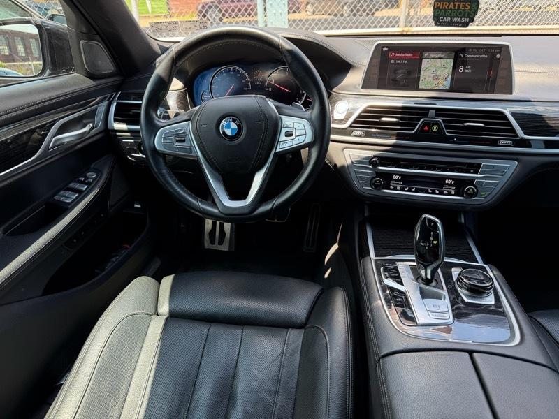 BMW 7-Series 740i 2019
