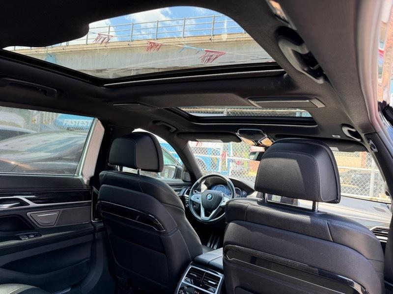 BMW 7-Series 740i 2019