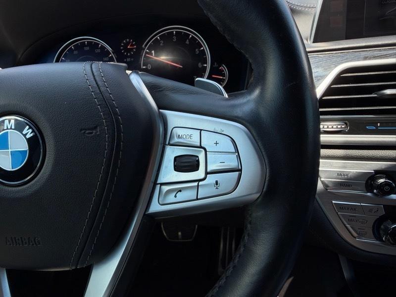 BMW 7-Series 740i 2019