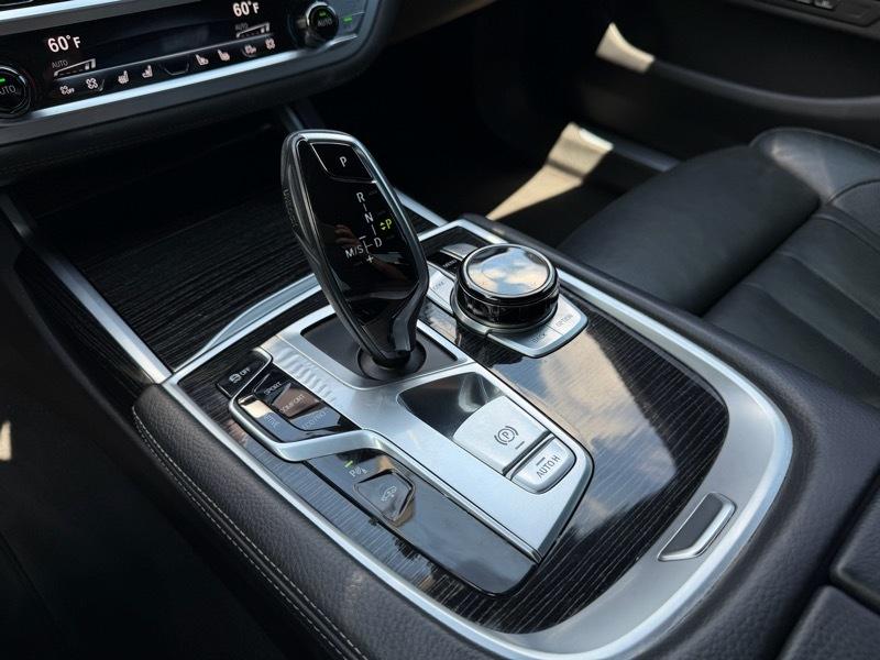 BMW 7-Series 740i 2019