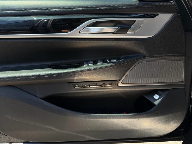 BMW 7-Series 740i 2019