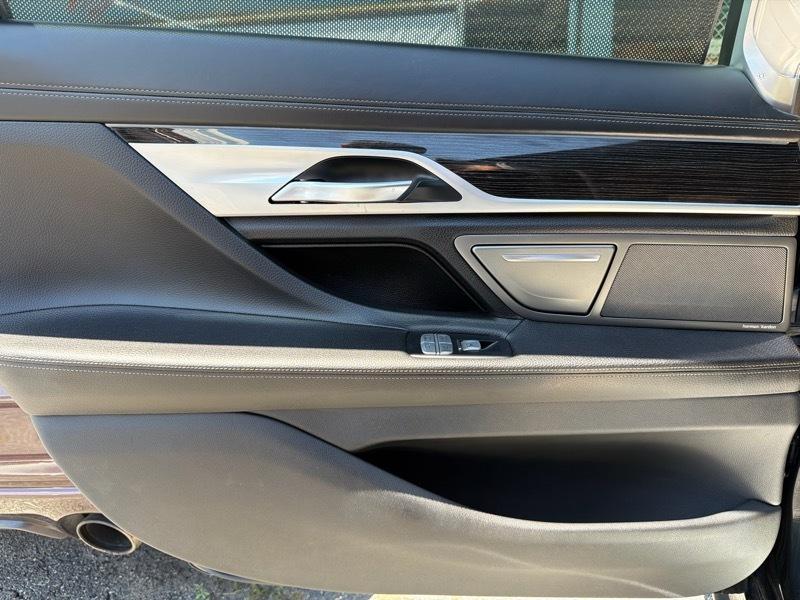 BMW 7-Series 740i 2019