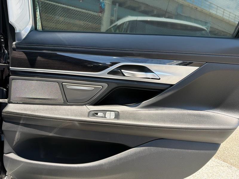 BMW 7-Series 740i 2019