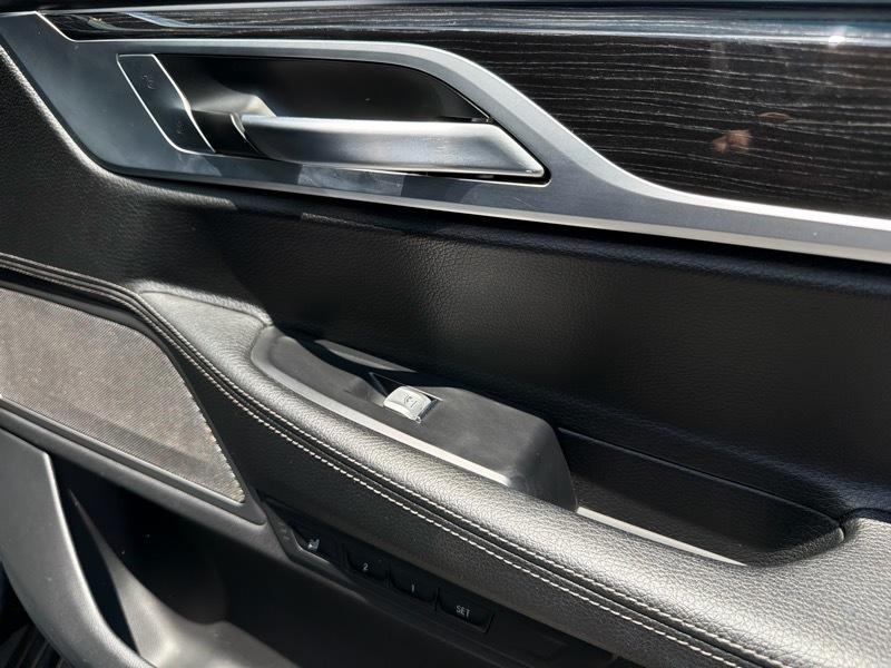 BMW 7-Series 740i 2019