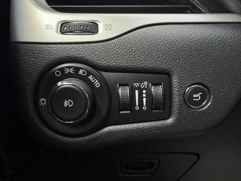 Jeep Cherokee Limited FWD 2016