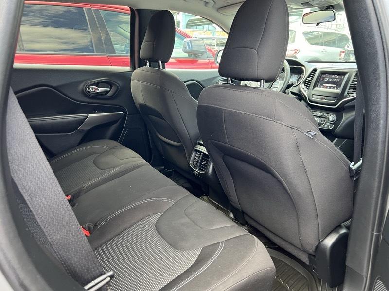 Jeep Cherokee Latitude FWD 2019