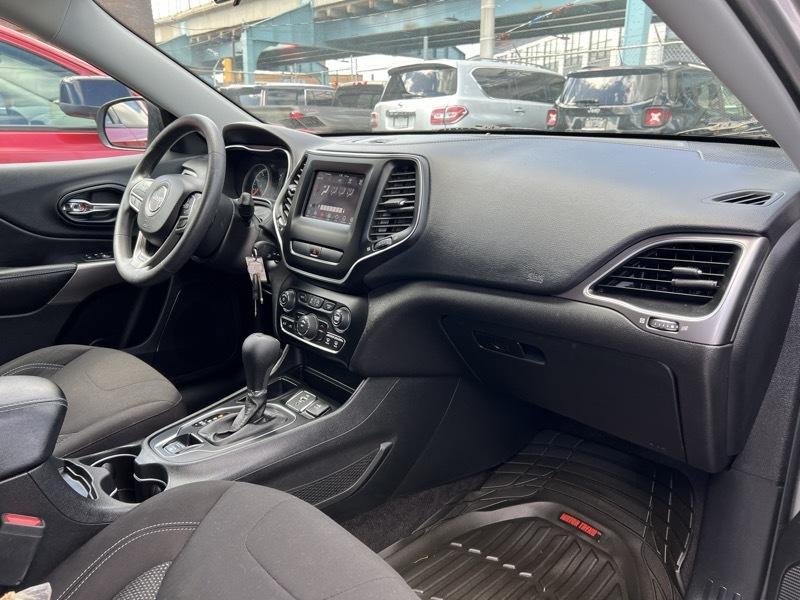 Jeep Cherokee Latitude FWD 2019