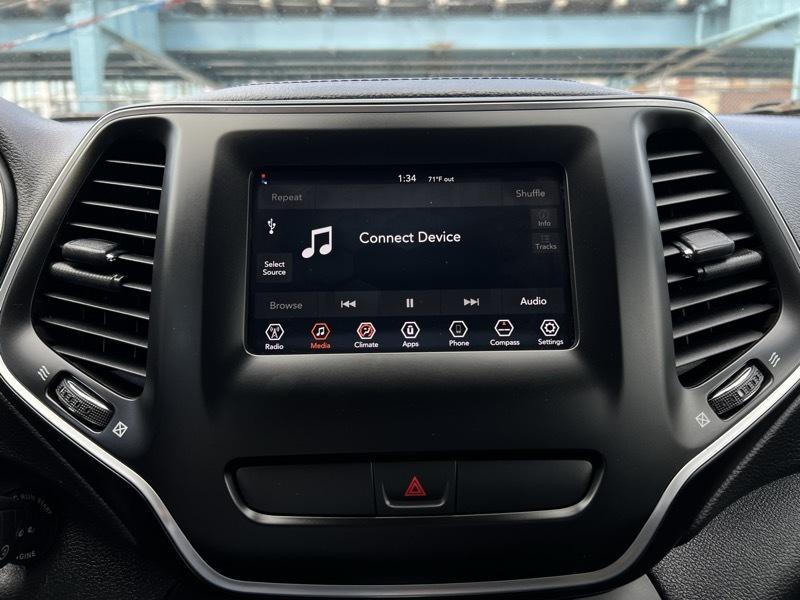 Jeep Cherokee Latitude FWD 2019