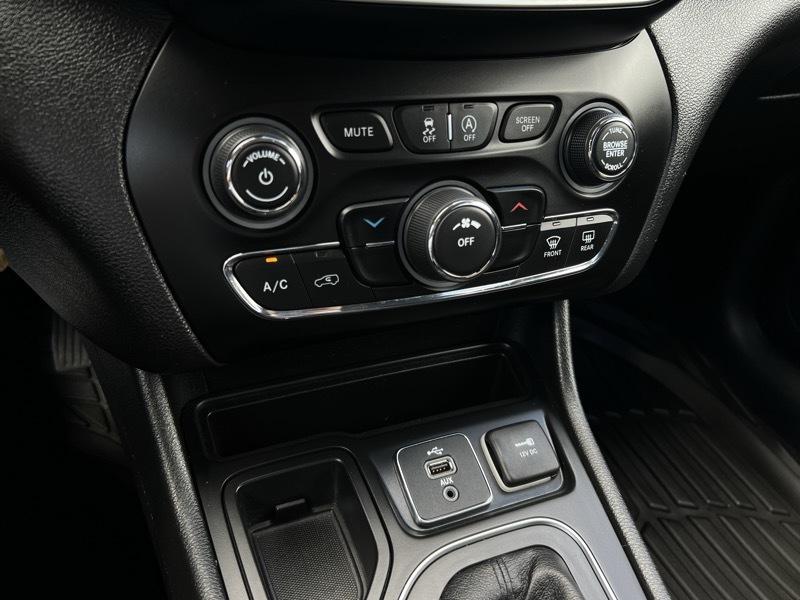 Jeep Cherokee Latitude FWD 2019