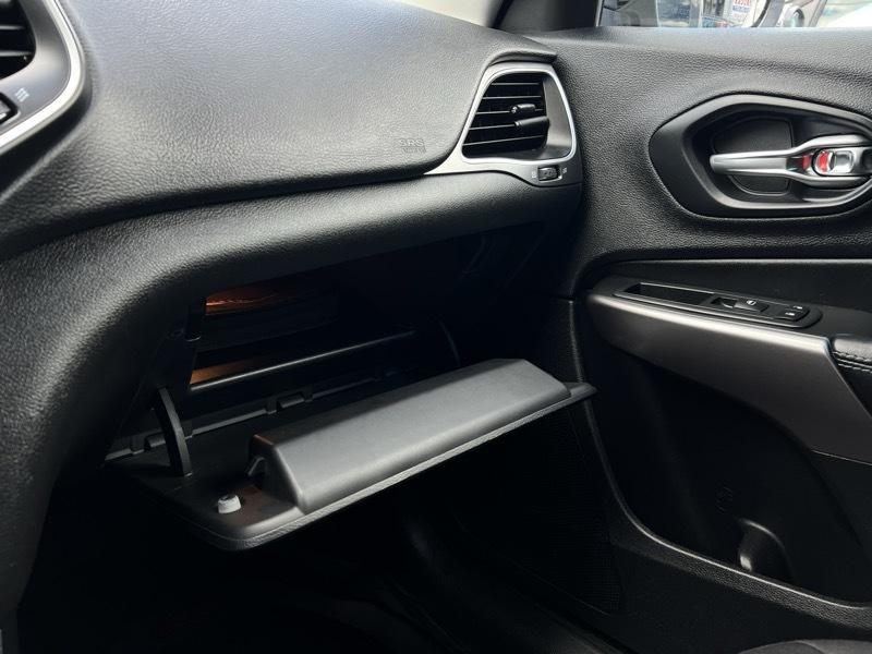 Jeep Cherokee Latitude FWD 2019