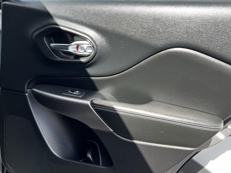 Jeep Cherokee Latitude FWD 2019