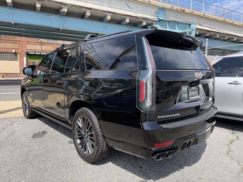 Cadillac Escalade ESV V 4WD 2024