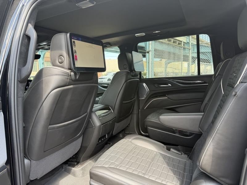 Cadillac Escalade ESV V 4WD 2024