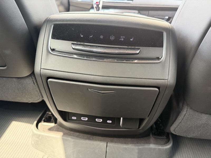 Cadillac Escalade ESV V 4WD 2024