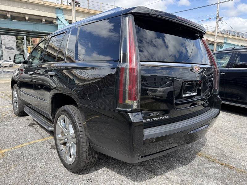 Cadillac Escalade Premium 4WD 2017
