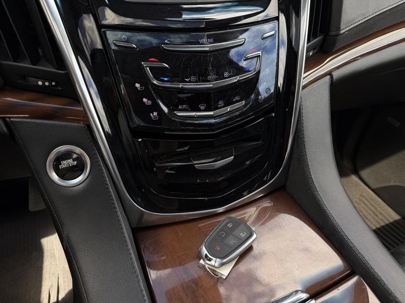 Cadillac Escalade Premium 4WD 2017