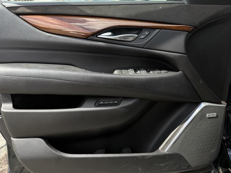 Cadillac Escalade Premium 4WD 2017