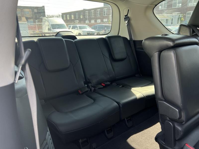 Nissan Armada Platinum 2WD 2017
