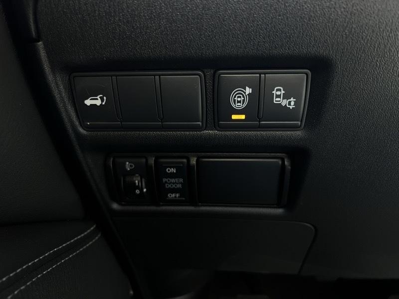 Nissan Armada Platinum 2WD 2017