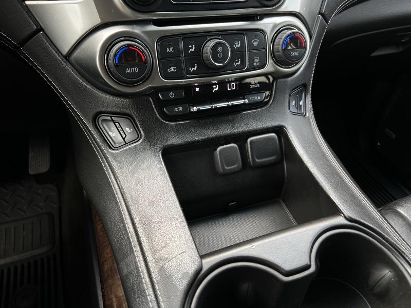 Chevrolet Suburban LT 4WD 2017