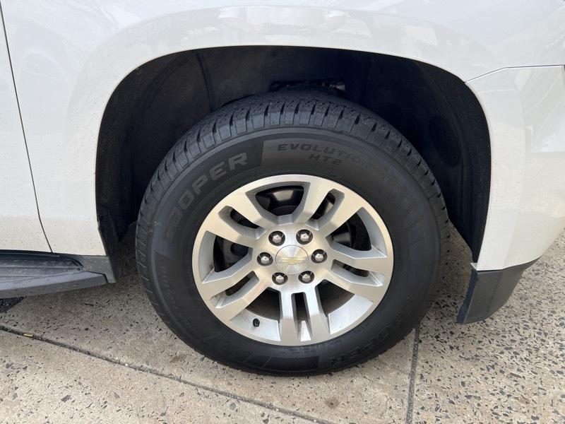 Chevrolet Suburban LT 4WD 2017