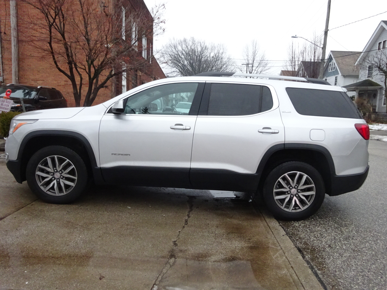 GMC Acadia AWD 4dr SLE w/SLE-2 2018