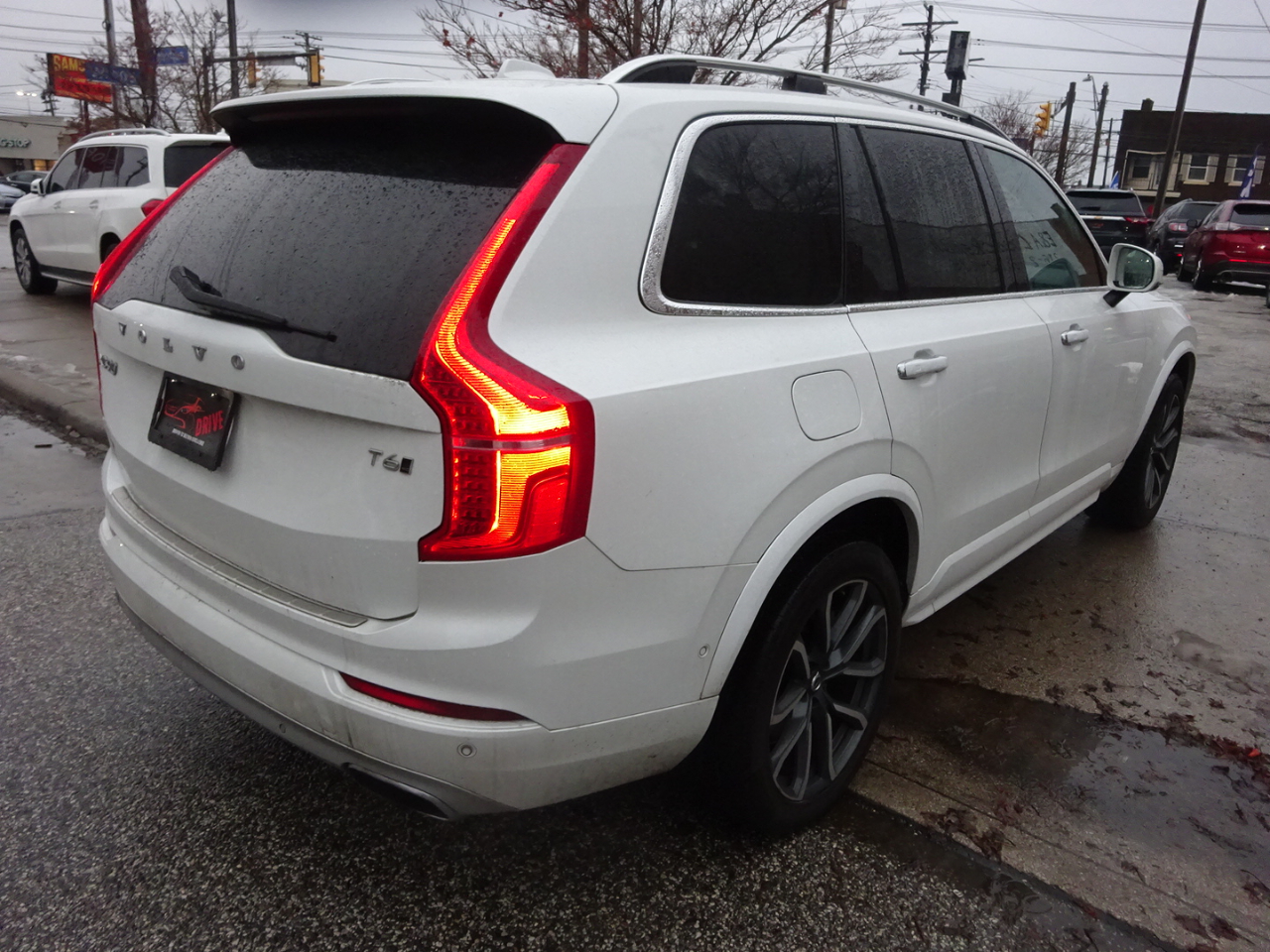 Volvo XC90 T6 AWD 7-Passenger Momentum 2017