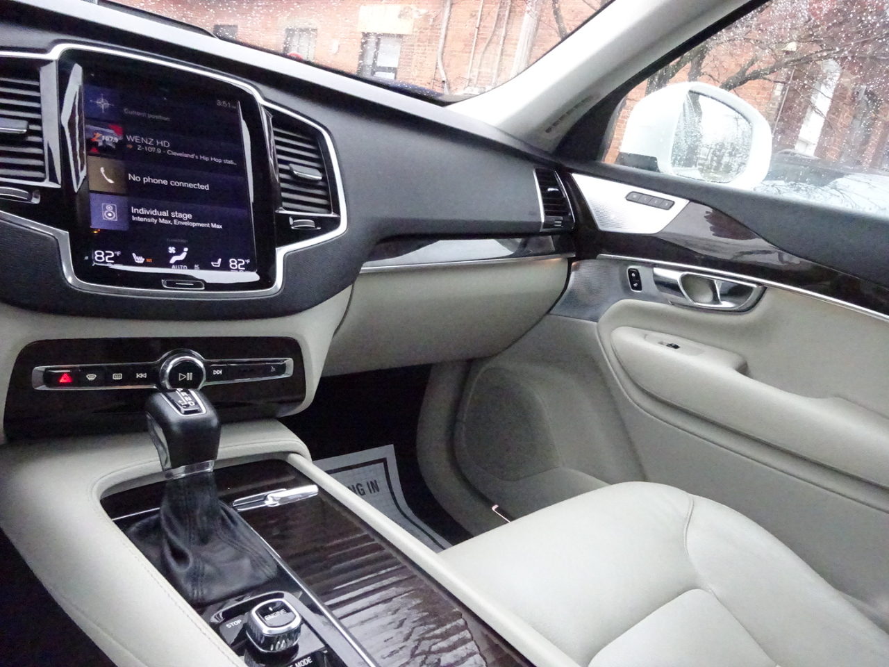 Volvo XC90 T6 AWD 7-Passenger Momentum 2017