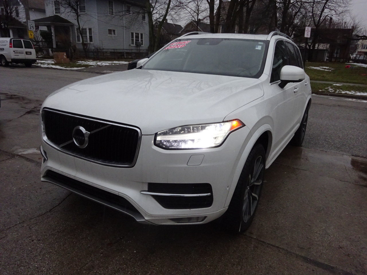 Volvo XC90 T6 AWD 7-Passenger Momentum 2017