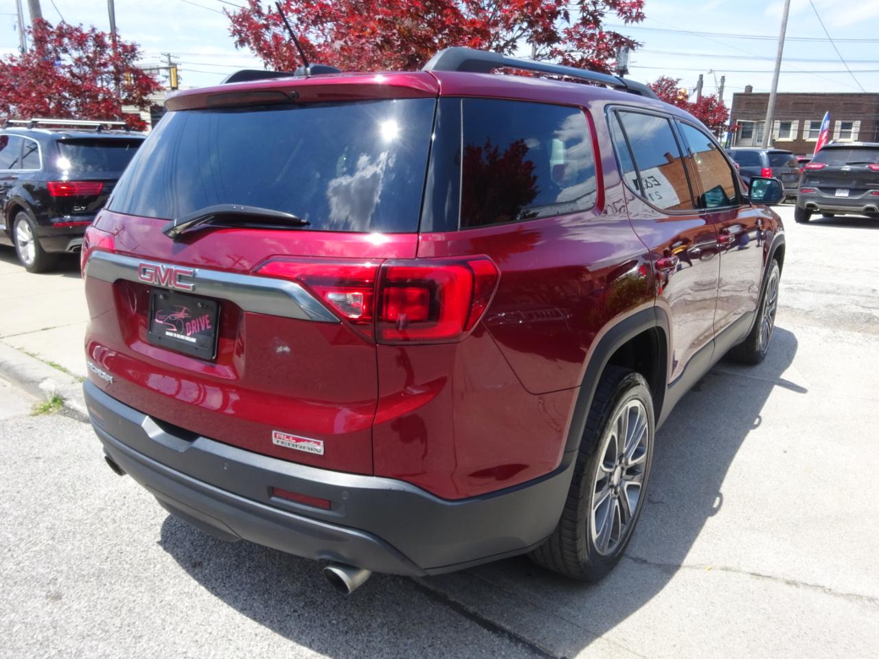 GMC Acadia AWD 4dr SLT w/SLT-1 2017