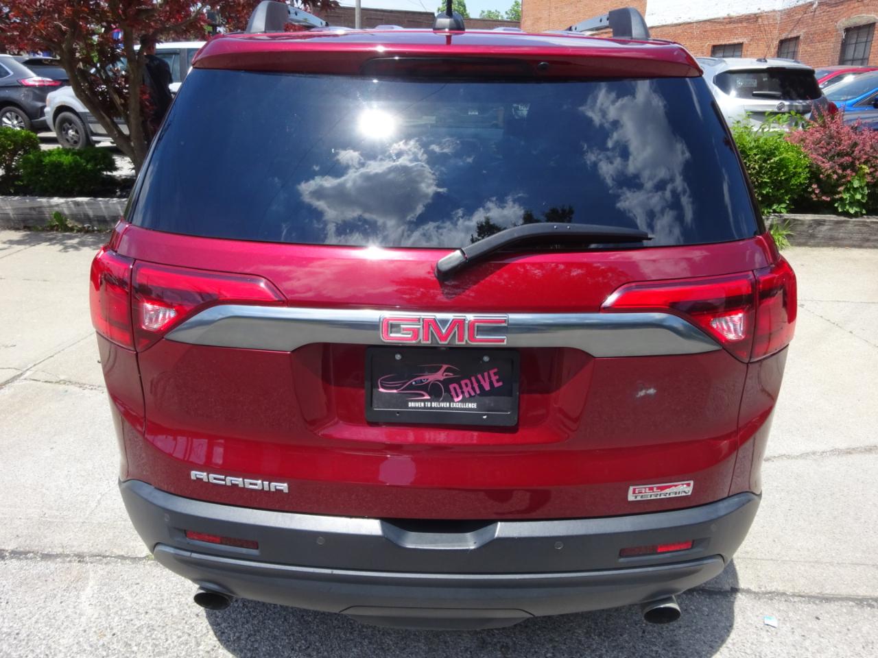 GMC Acadia AWD 4dr SLT w/SLT-1 2017