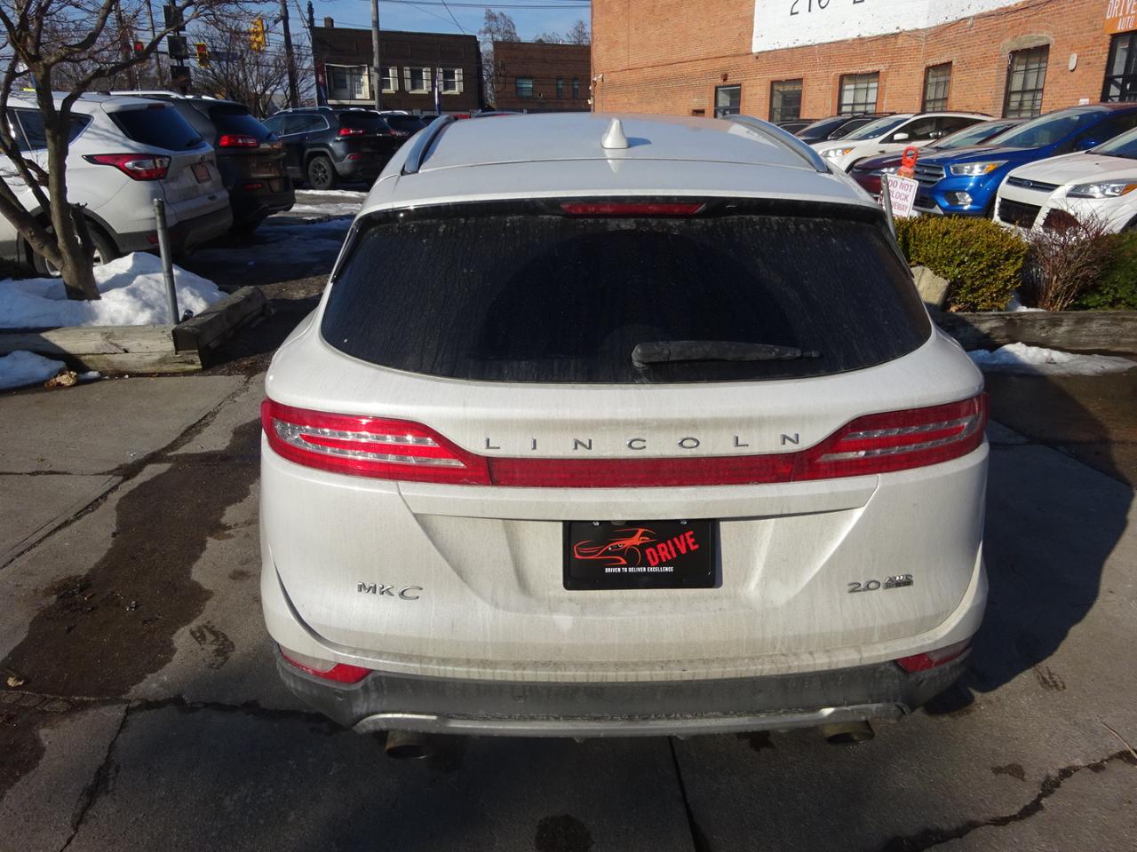 Lincoln MKC AWD 4dr Select 2016