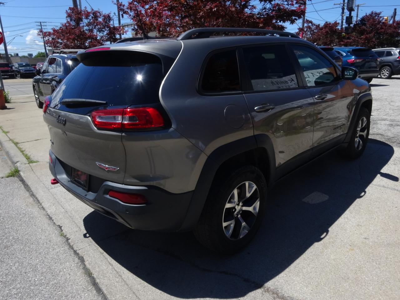 Jeep Cherokee 4WD 4dr Trailhawk 2016