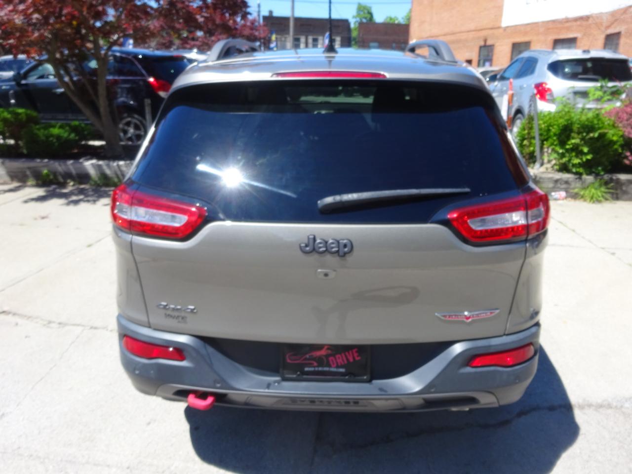Jeep Cherokee 4WD 4dr Trailhawk 2016