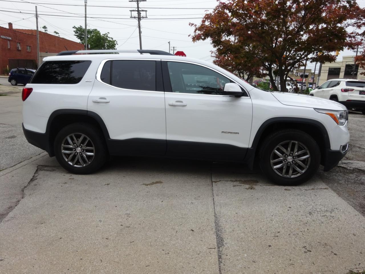 GMC Acadia AWD 4dr SLT w/SLT-1 2017