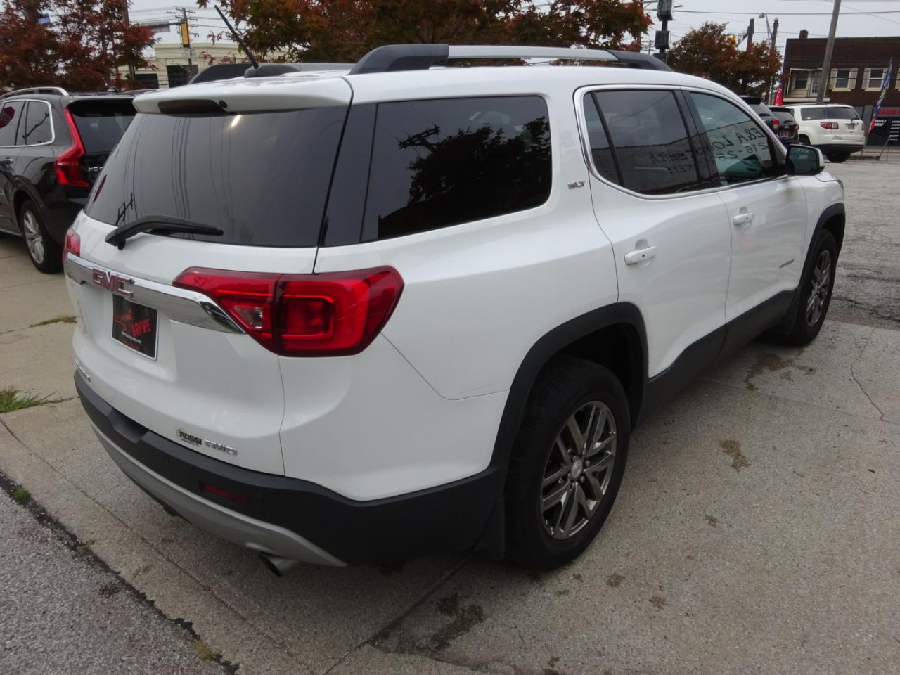 GMC Acadia AWD 4dr SLT w/SLT-1 2017