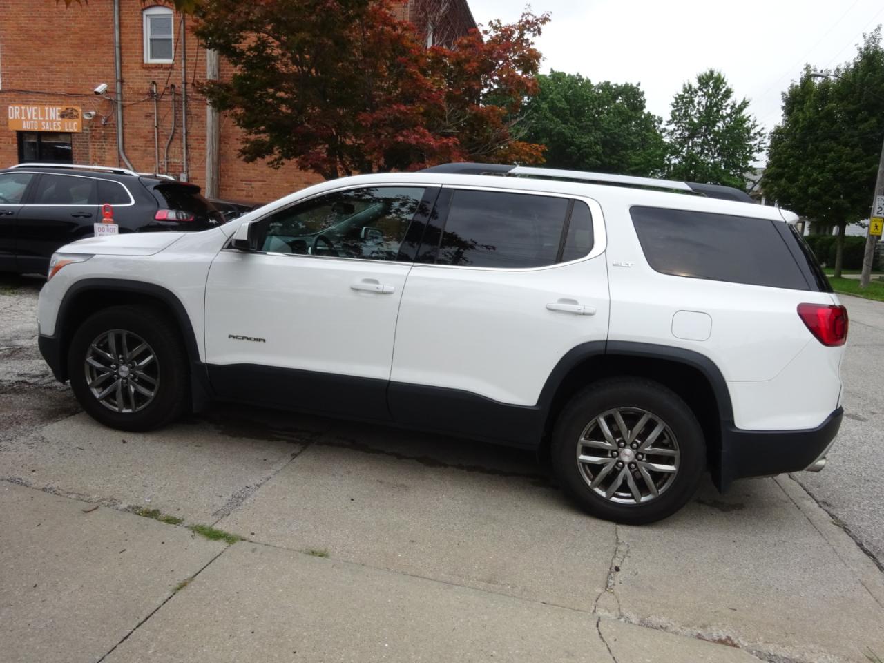 GMC Acadia AWD 4dr SLT w/SLT-1 2017