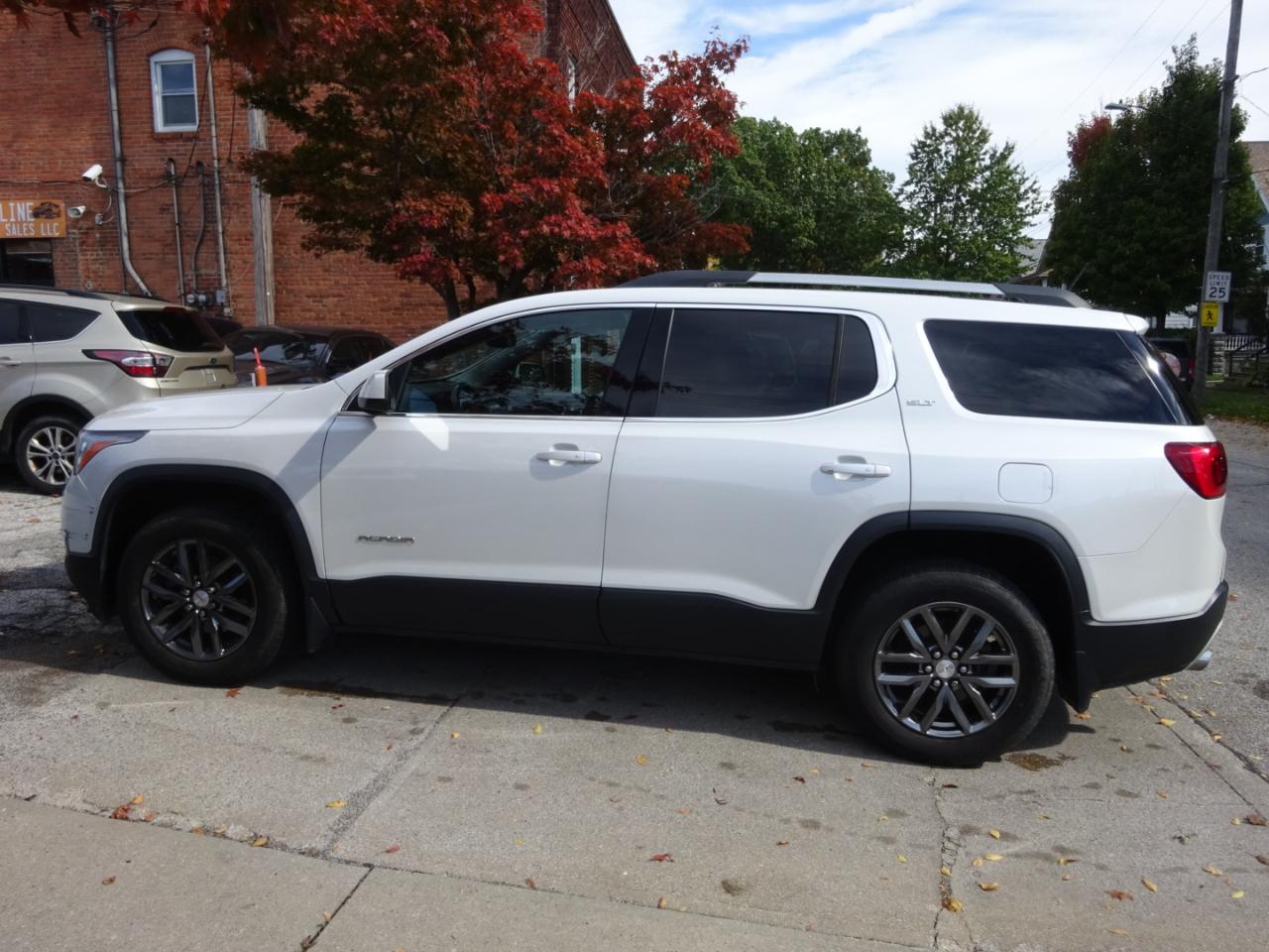 GMC Acadia AWD 4dr SLT w/SLT-1 2018