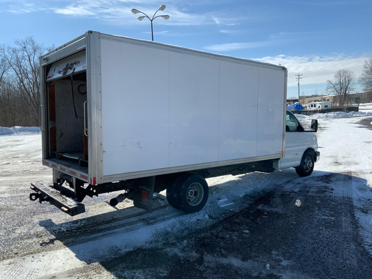 GMC Savana G3500 2016