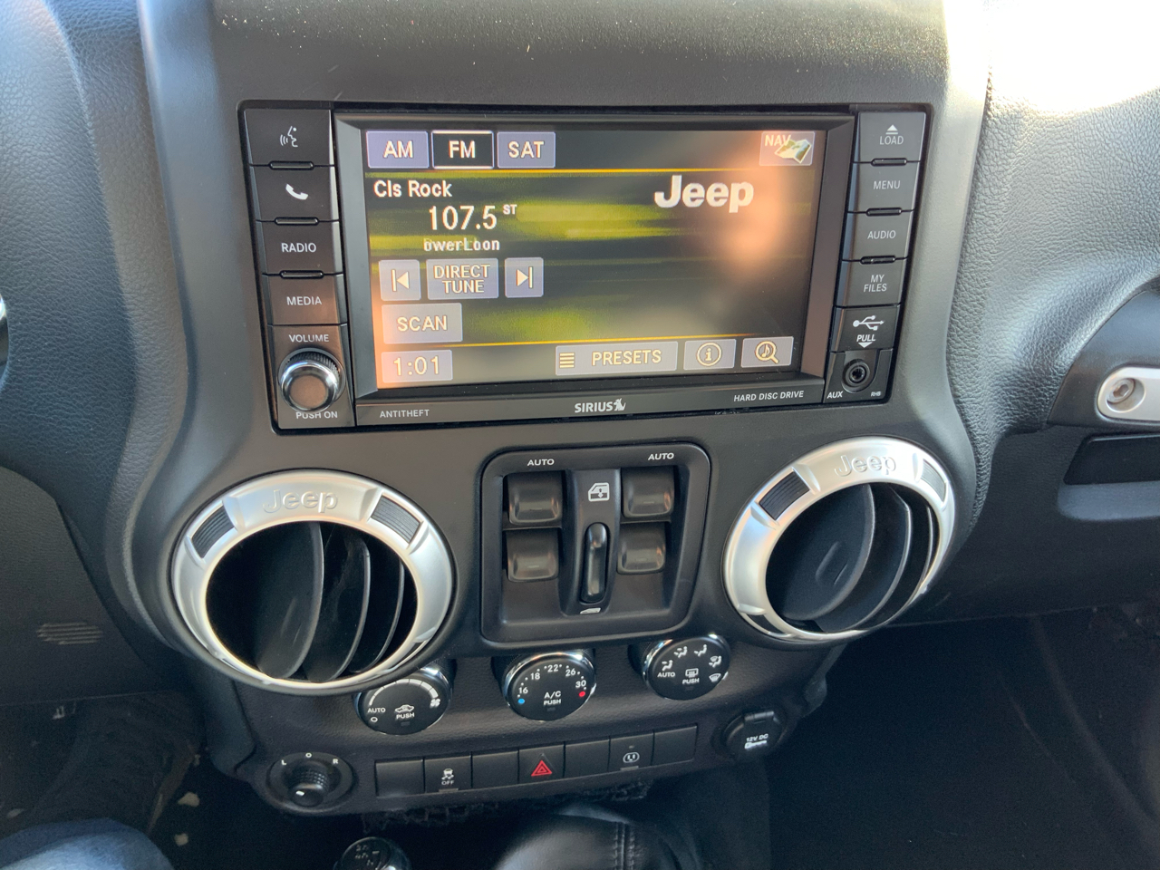 Jeep Wrangler Unlimited Sahara 4WD 2017