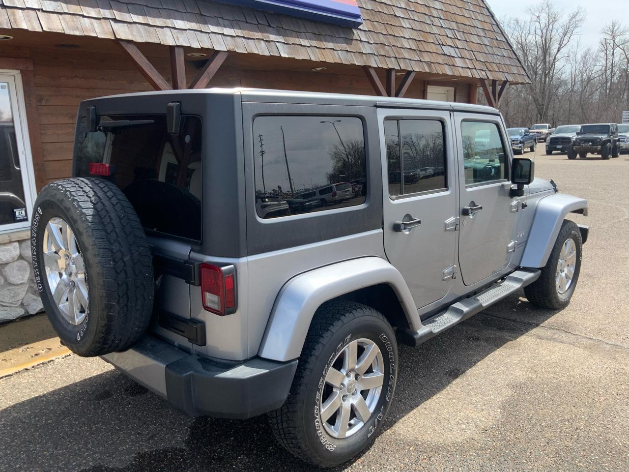 Jeep Wrangler Unlimited Sahara 4WD 2017