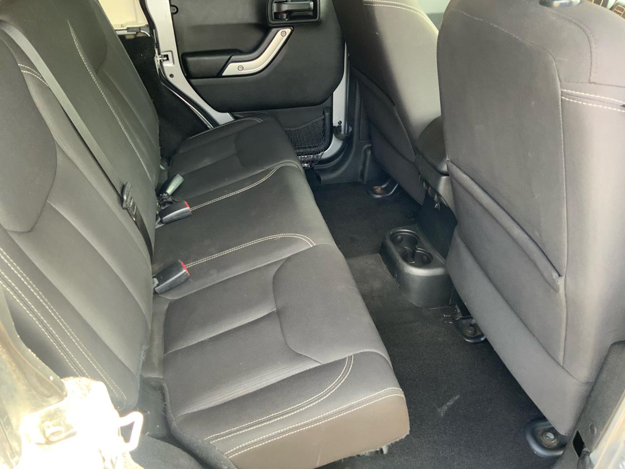 Jeep Wrangler Unlimited Sahara 4WD 2017