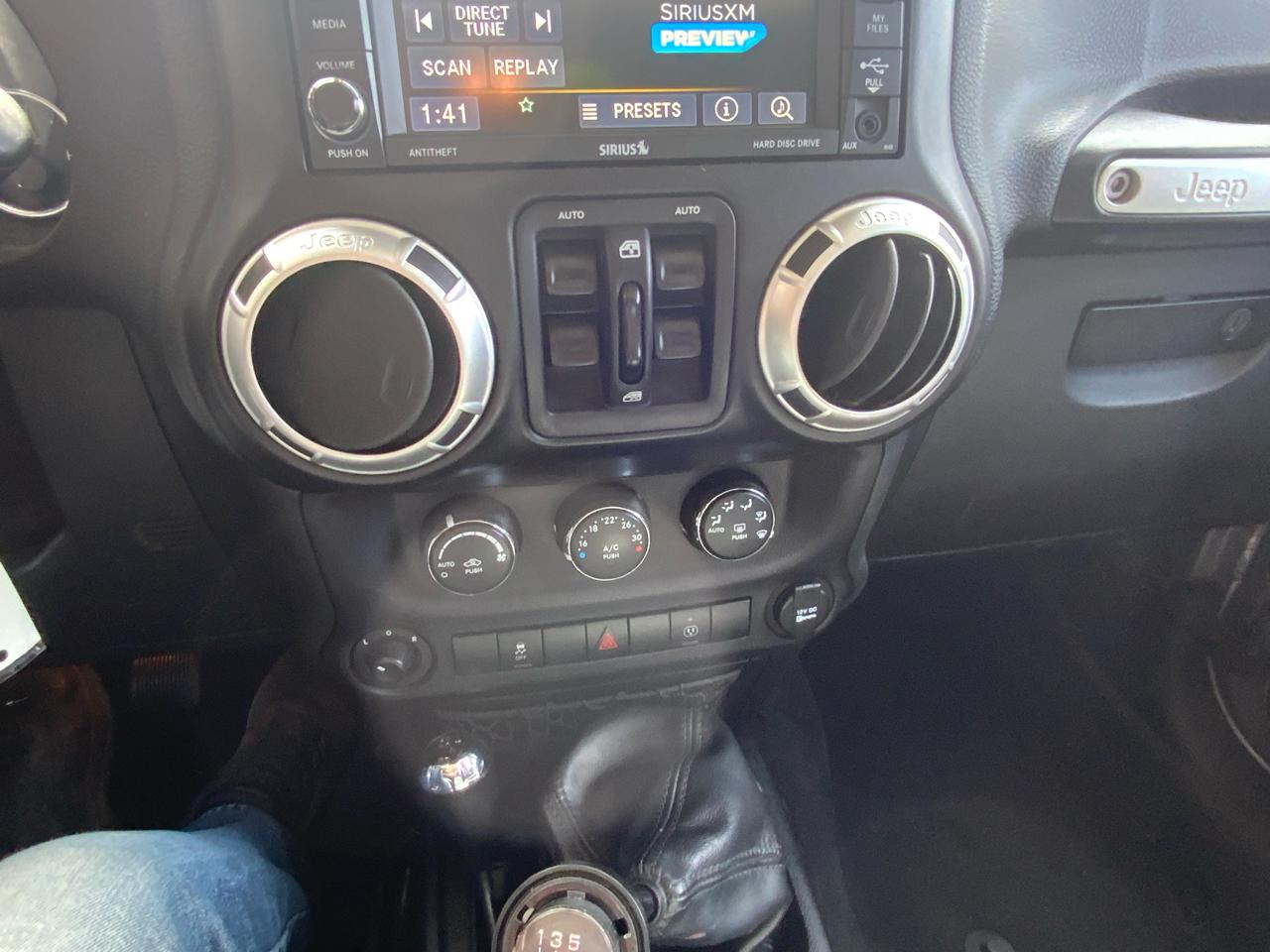 Jeep Wrangler Unlimited Sahara 4WD 2017