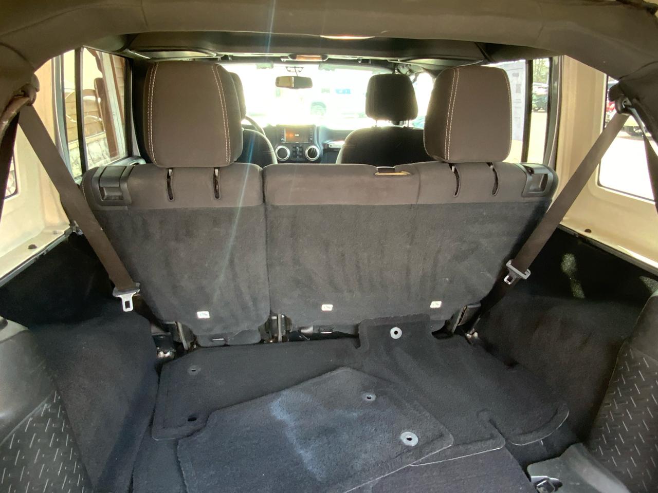 Jeep Wrangler Unlimited Sahara 4WD 2017